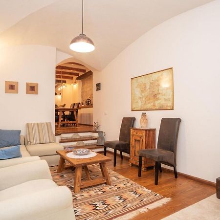 Villa Casa Santa Croce à Ala dei Sardi Extérieur photo