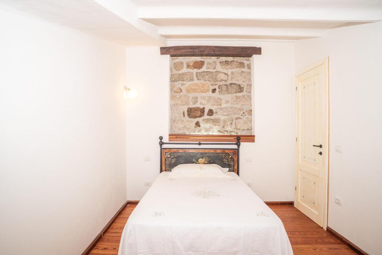 Villa Casa Santa Croce à Ala dei Sardi Extérieur photo