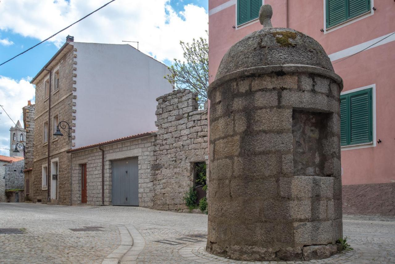 Villa Casa Santa Croce à Ala dei Sardi Extérieur photo