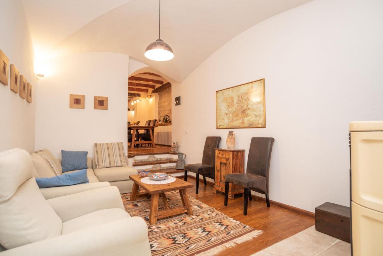 Villa Casa Santa Croce à Ala dei Sardi Extérieur photo