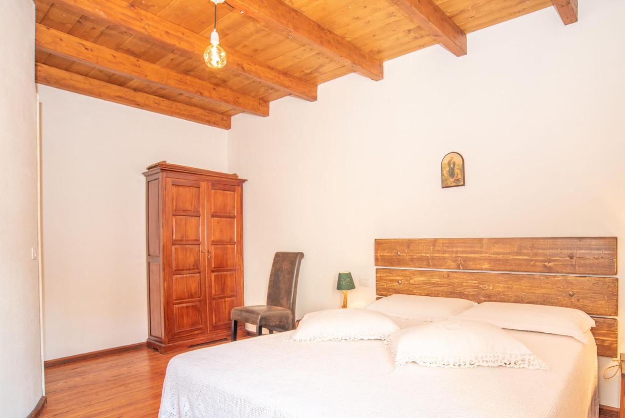 Villa Casa Santa Croce à Ala dei Sardi Extérieur photo