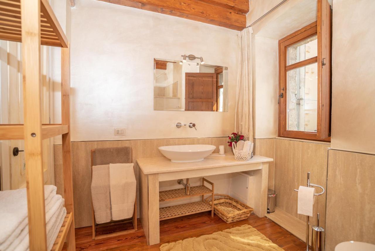 Villa Casa Santa Croce à Ala dei Sardi Extérieur photo
