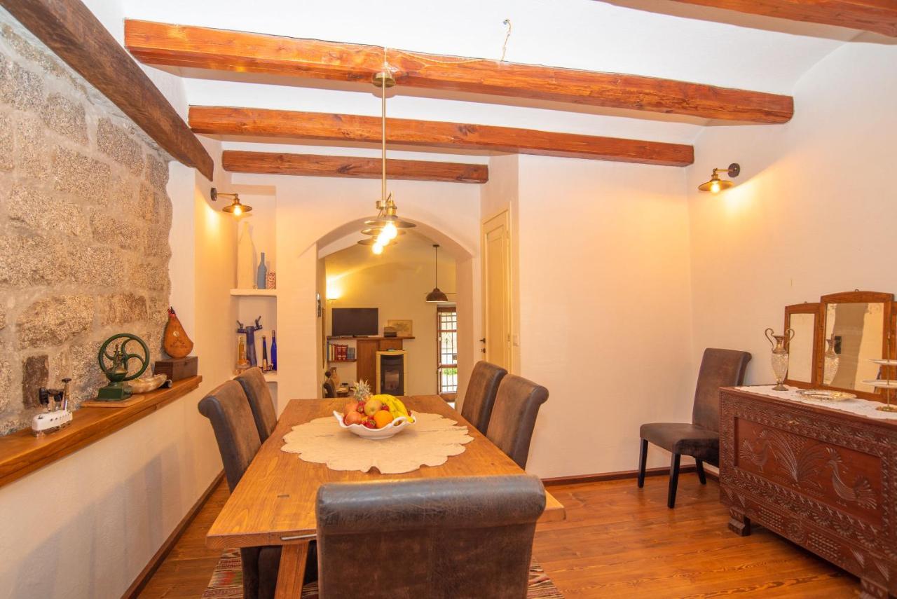 Villa Casa Santa Croce à Ala dei Sardi Extérieur photo