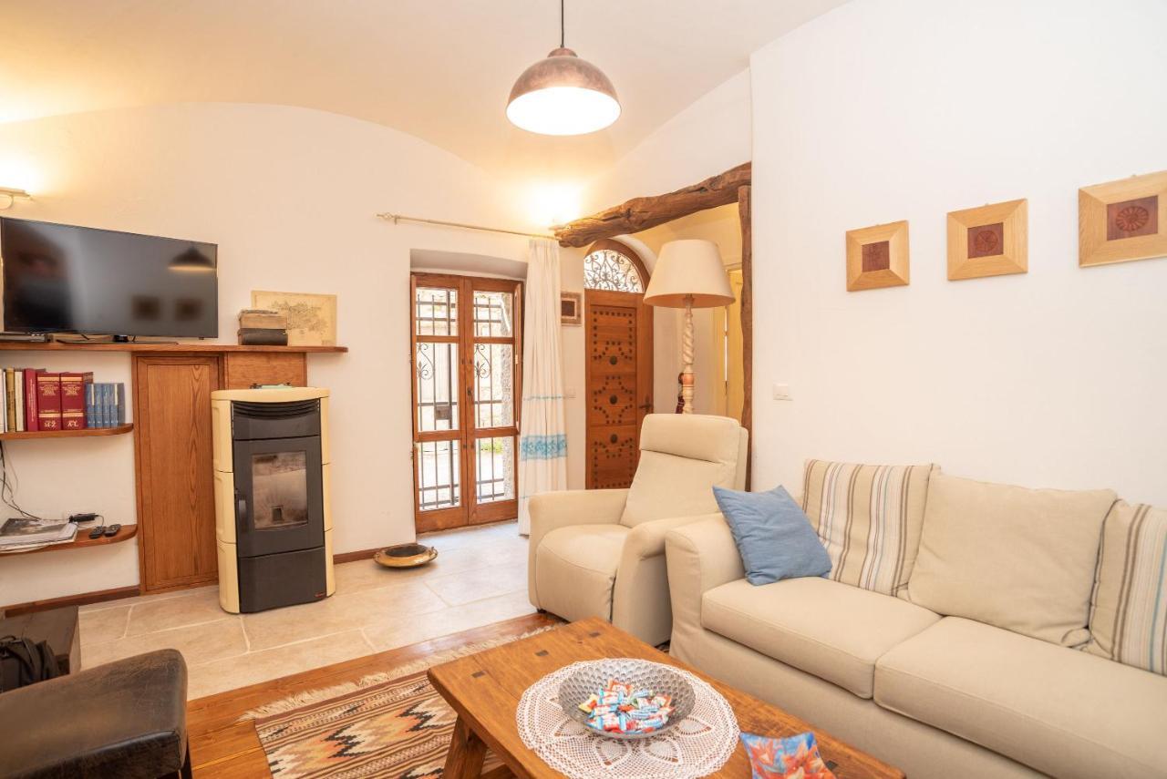 Villa Casa Santa Croce à Ala dei Sardi Extérieur photo
