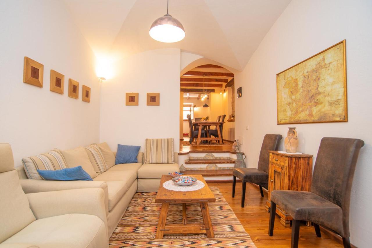 Villa Casa Santa Croce à Ala dei Sardi Extérieur photo